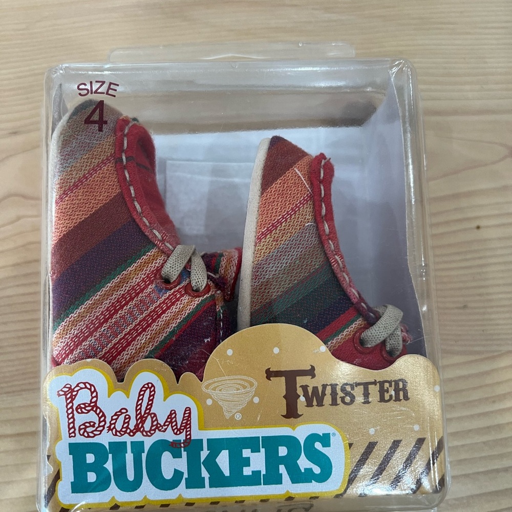 Baby buckets twister shoes. Barley worn.